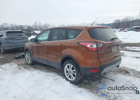 2017 Ford Escape Se z USA, uszkodzony, nr VIN 1FMCU9GD4HUA37471